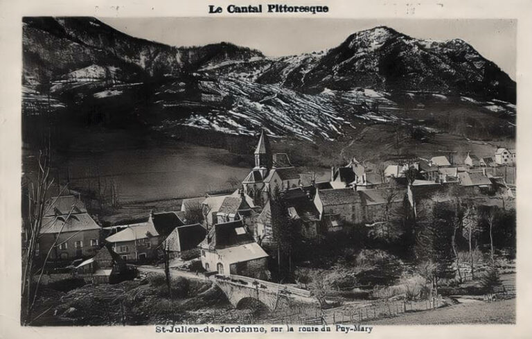 Carte postale ancienne de Saint-Julien-de-Jordanne, début du XXe siècle (Archives départementales 15)
