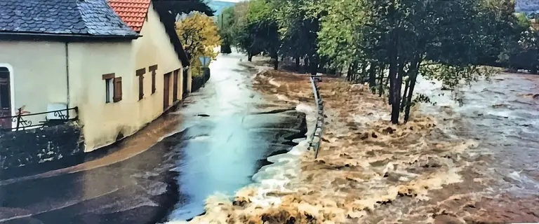 Crue de l'Alagnon en 1994 (photo d'un panneau d'information installé sur place)