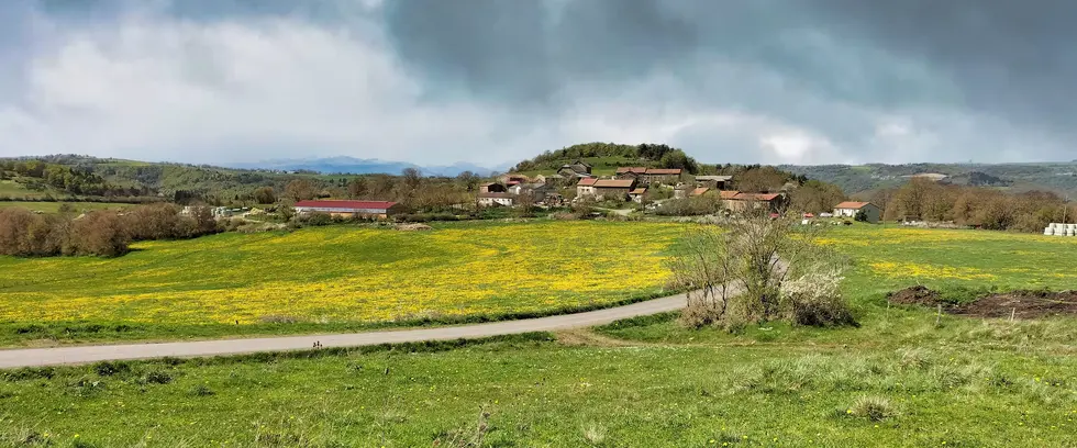 Vue sur le village de Labro