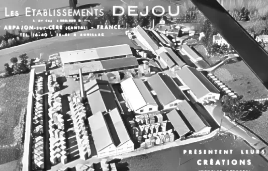 Vue aérienne des établissements Dejou (d'après photo Wikimedia Commons)