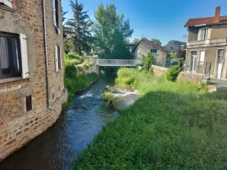 ...et vue sur une passerelle depuis l'Alagnonnette