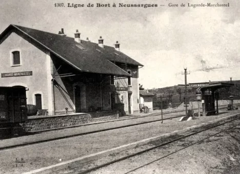 Gare de Lugarde-Marchastel sur une carte postale ancienne