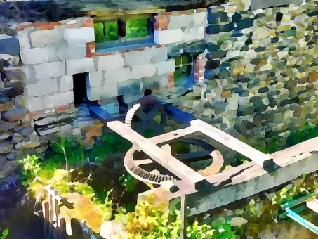 Vestige de moulin à eau près du béal de Molompize